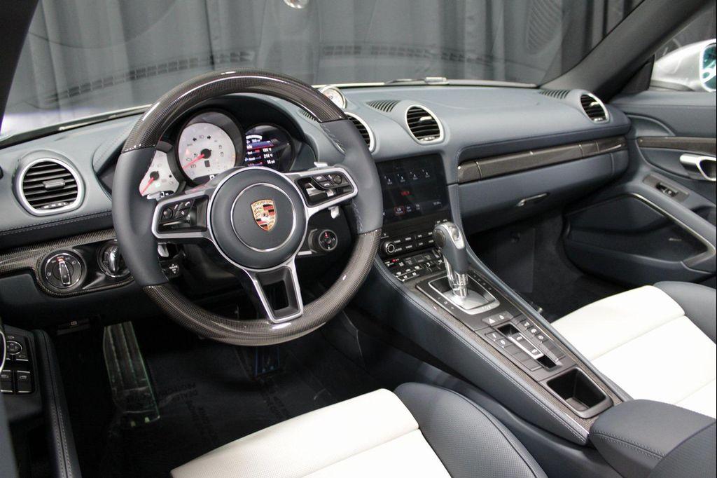 new 2025 Porsche 718 Boxster car