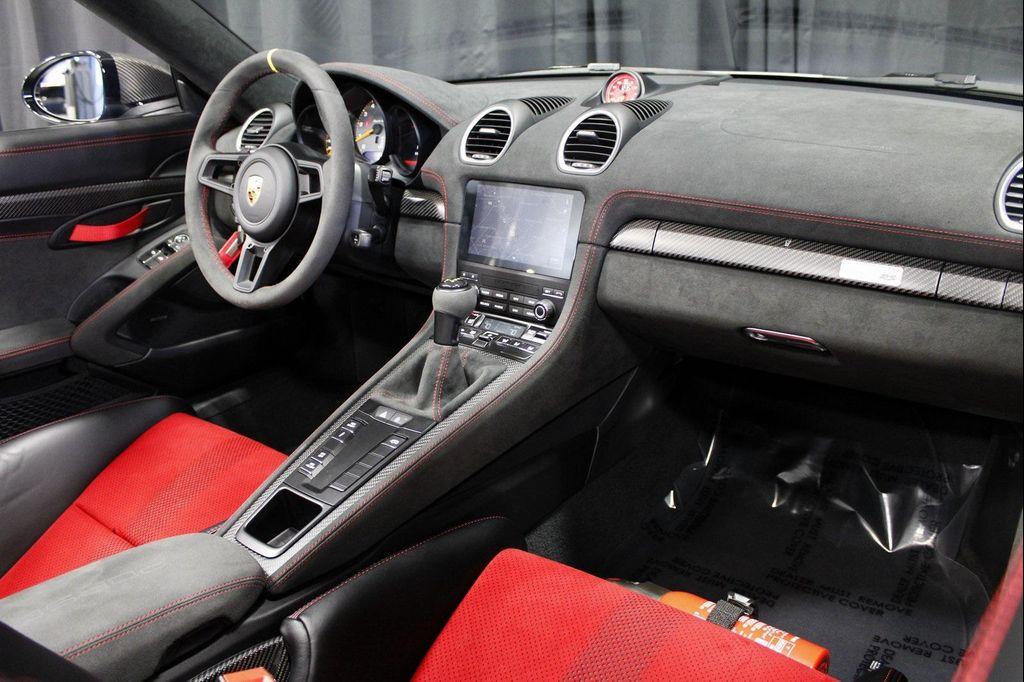used 2025 Porsche 718 Spyder car