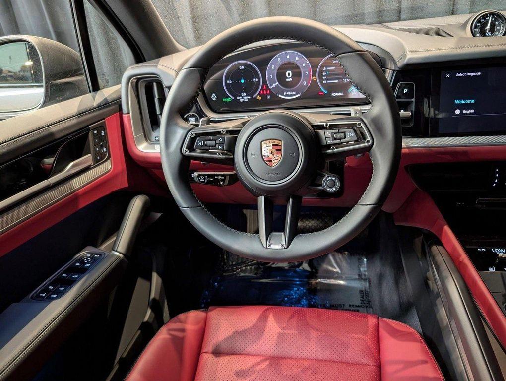 new 2025 Porsche Cayenne car, priced at $98,935