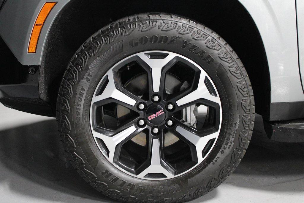 used 2025 GMC Yukon XL car, priced at $82,888