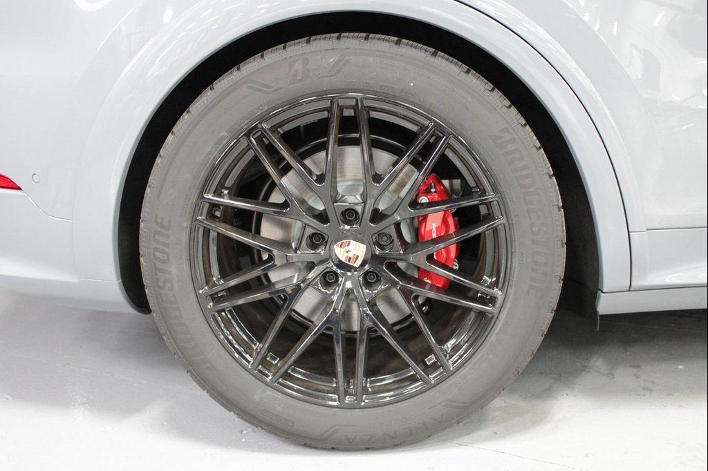 new 2025 Porsche Cayenne car, priced at $153,315