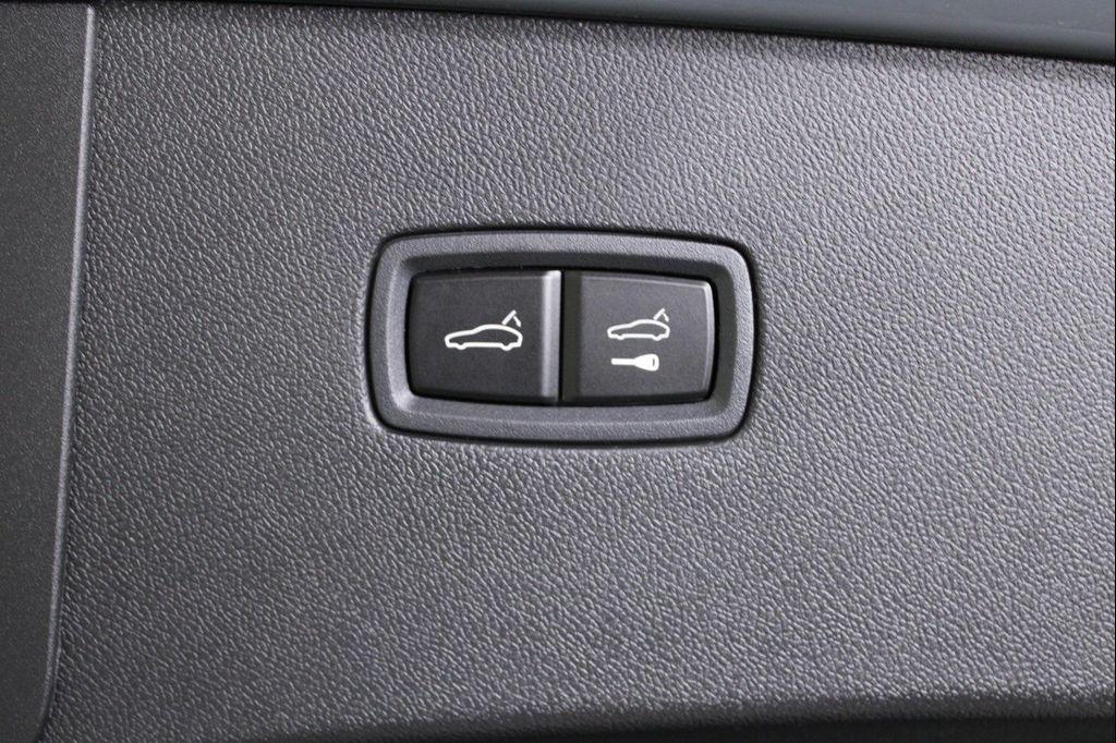 new 2025 Porsche Cayenne car, priced at $153,315