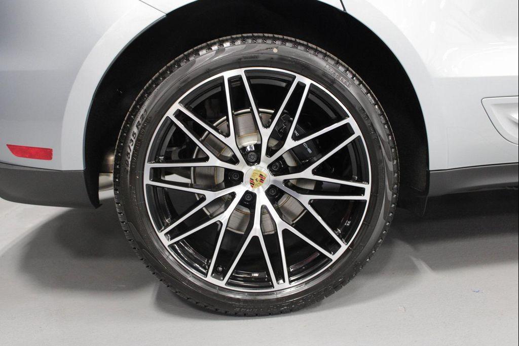 new 2026 Porsche Macan car