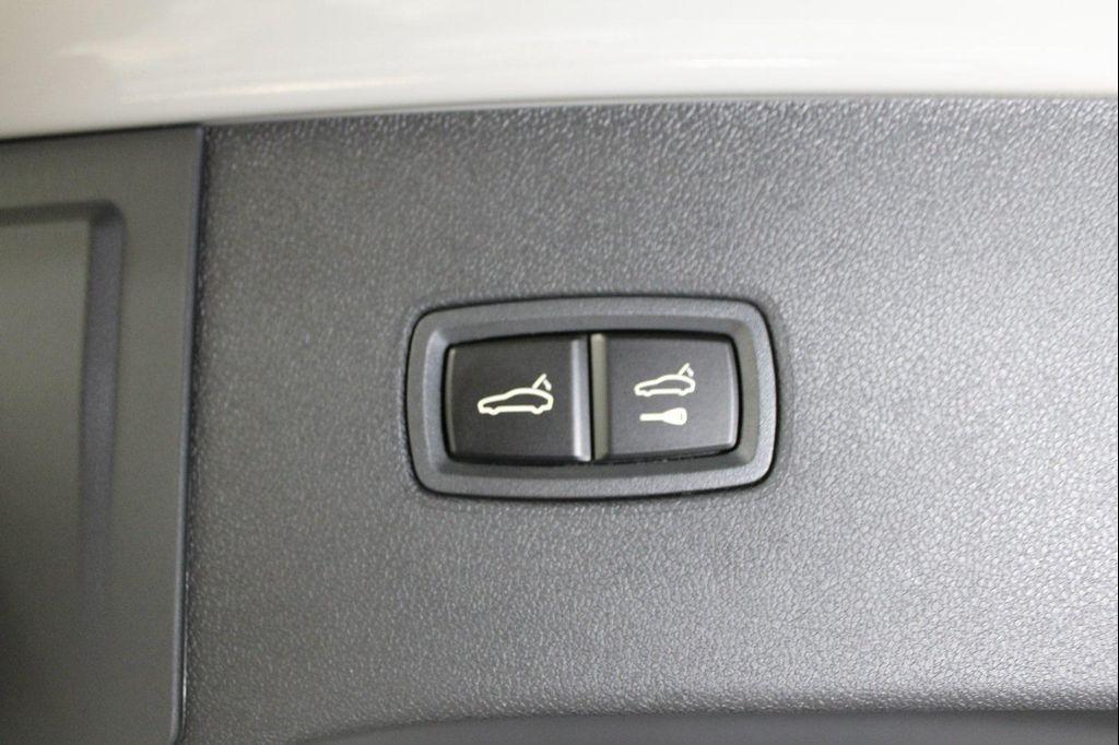 new 2025 Porsche Cayenne car, priced at $189,915