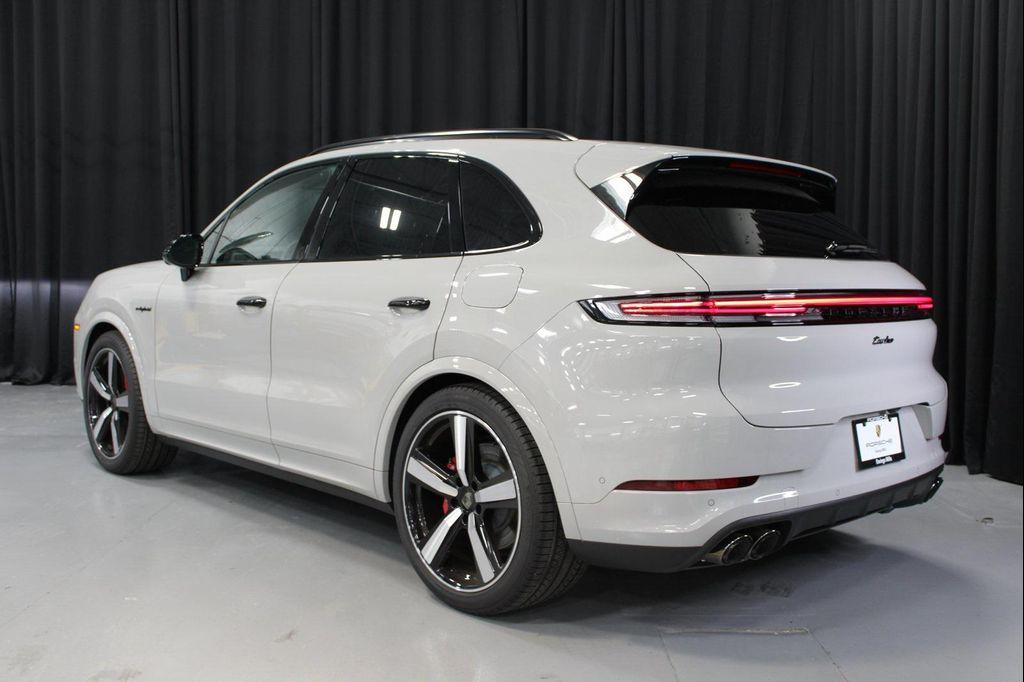 new 2025 Porsche Cayenne car, priced at $189,915