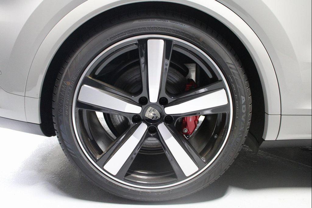 new 2025 Porsche Cayenne car, priced at $189,915