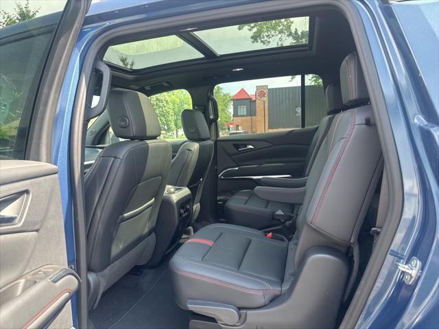 used 2024 Chevrolet Traverse car, priced at $52,900