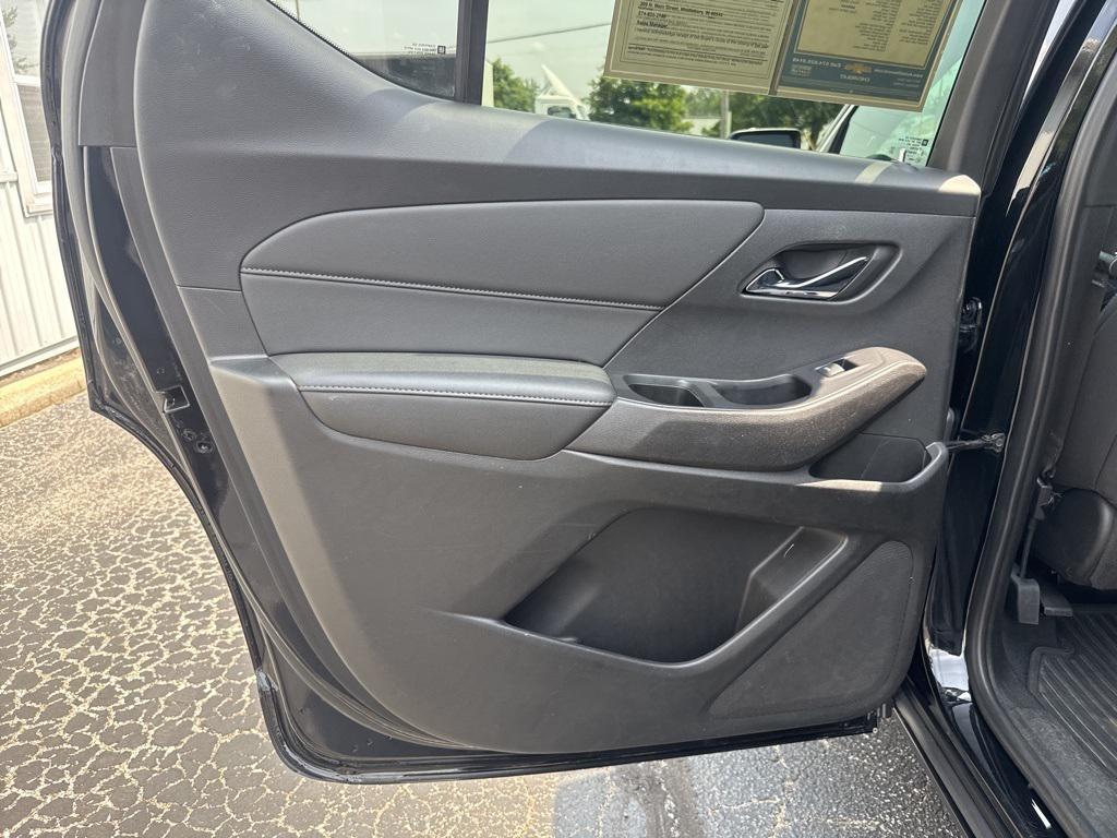 used 2022 Chevrolet Traverse car, priced at $29,428