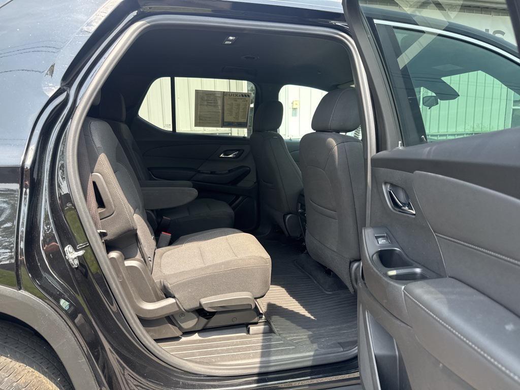 used 2022 Chevrolet Traverse car, priced at $29,428