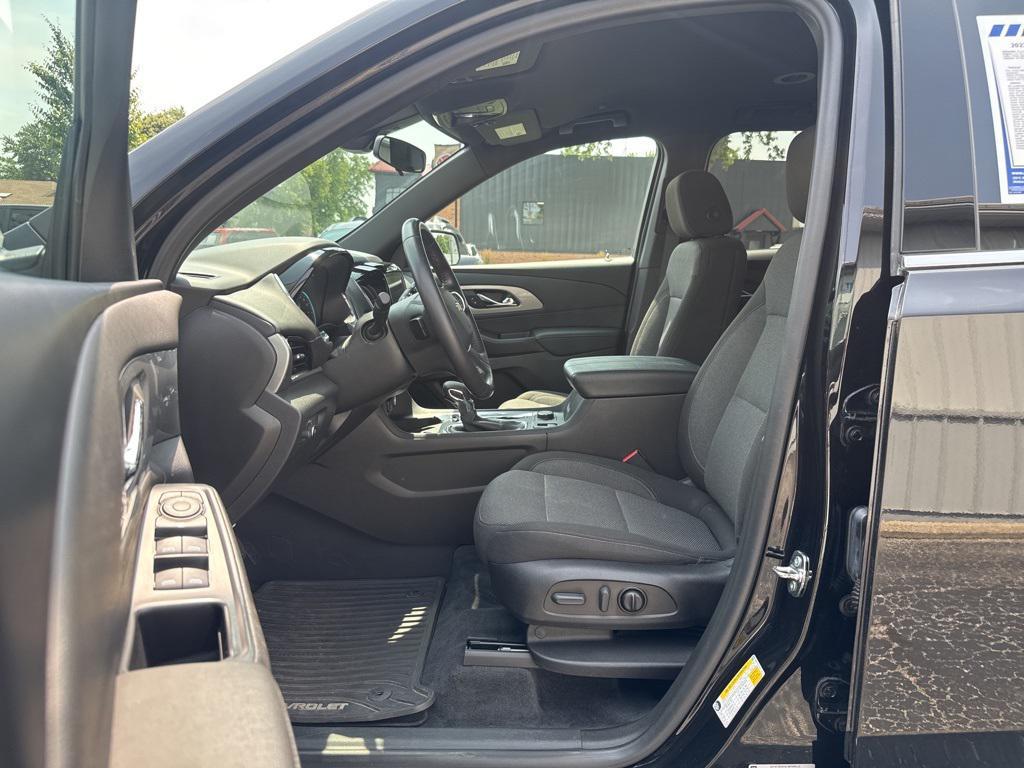used 2022 Chevrolet Traverse car, priced at $29,428