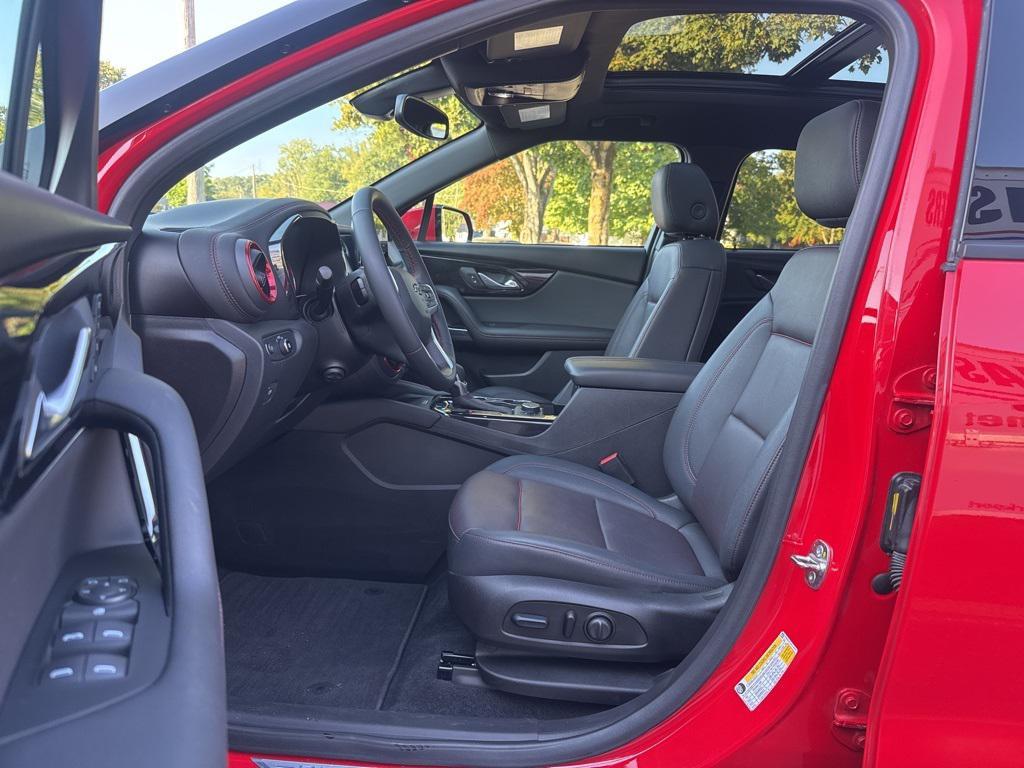 used 2024 Chevrolet Blazer car, priced at $31,997