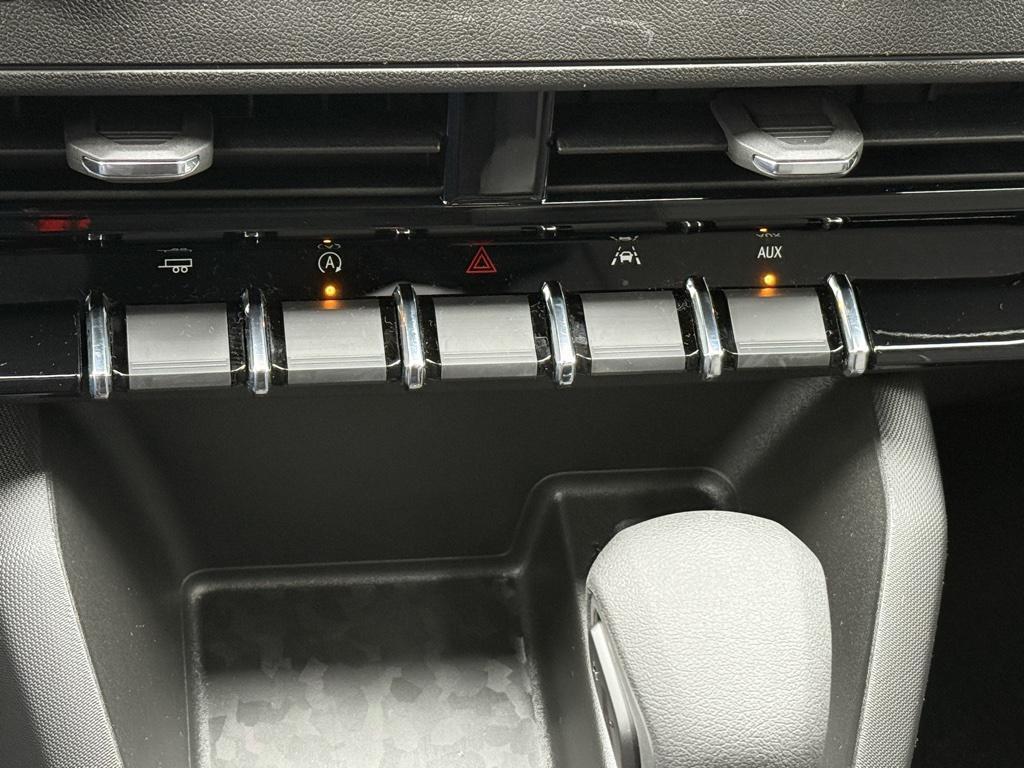 new 2024 Chevrolet Colorado car, priced at $30,999