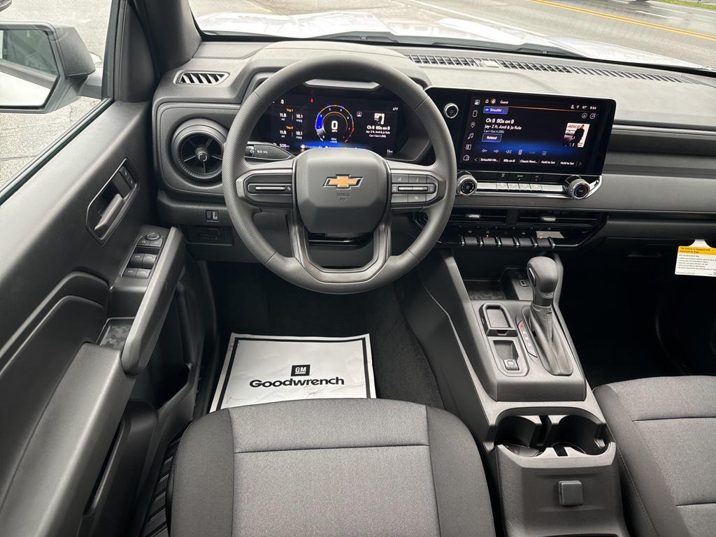 new 2024 Chevrolet Colorado car, priced at $30,999