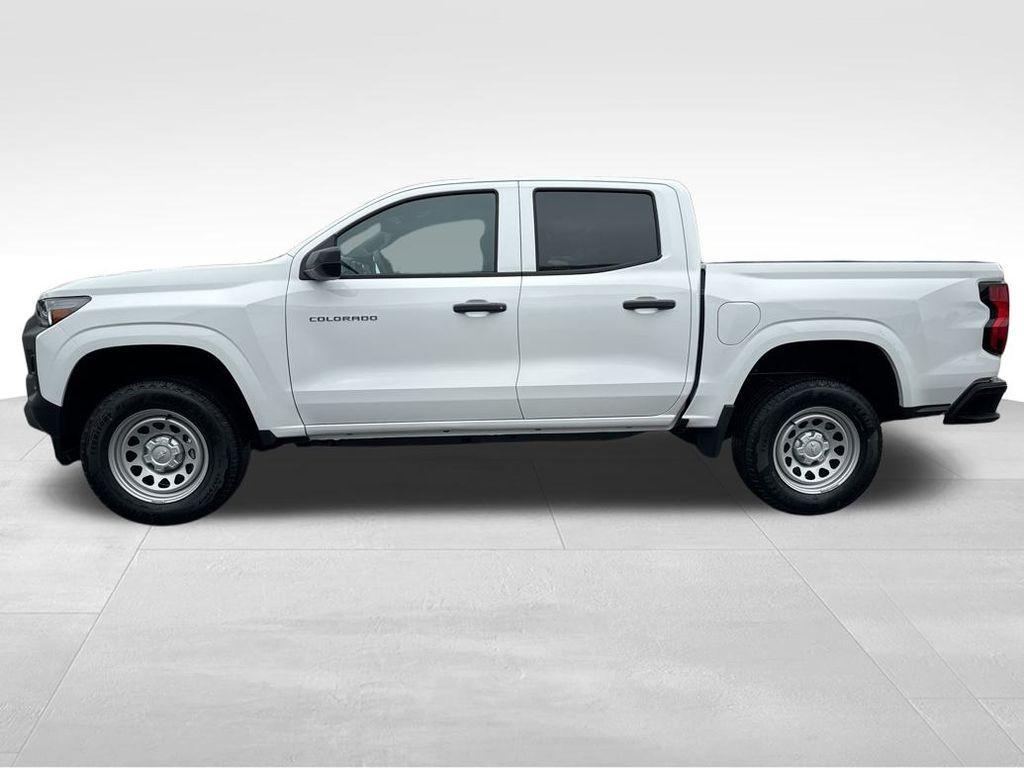 new 2024 Chevrolet Colorado car, priced at $30,999
