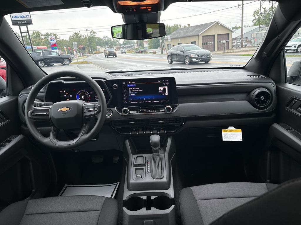 new 2024 Chevrolet Colorado car, priced at $30,999