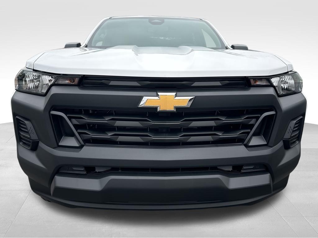 new 2024 Chevrolet Colorado car, priced at $30,999