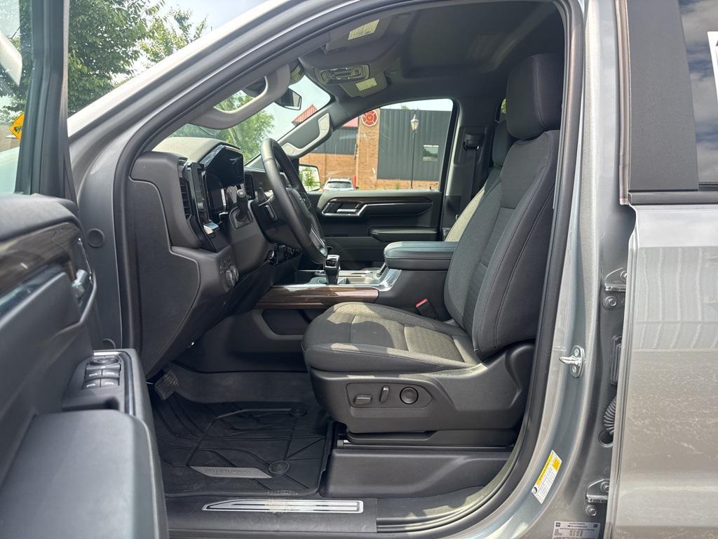 used 2024 Chevrolet Silverado 1500 car, priced at $47,999