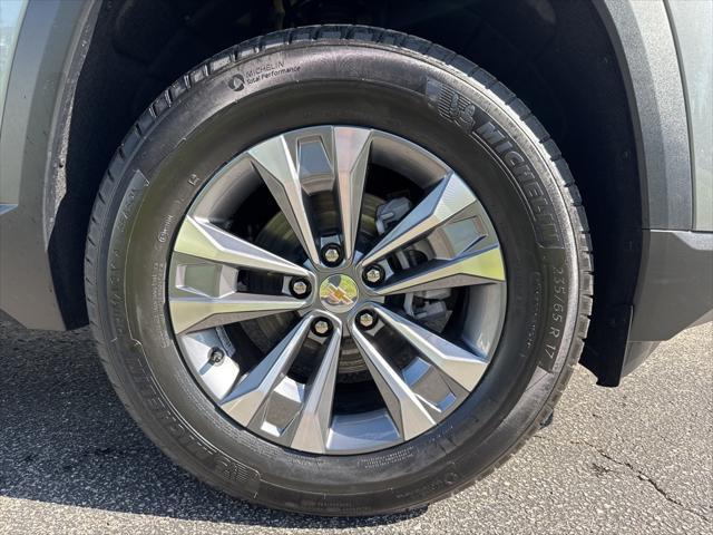 new 2026 Chevrolet Equinox car, priced at $31,995