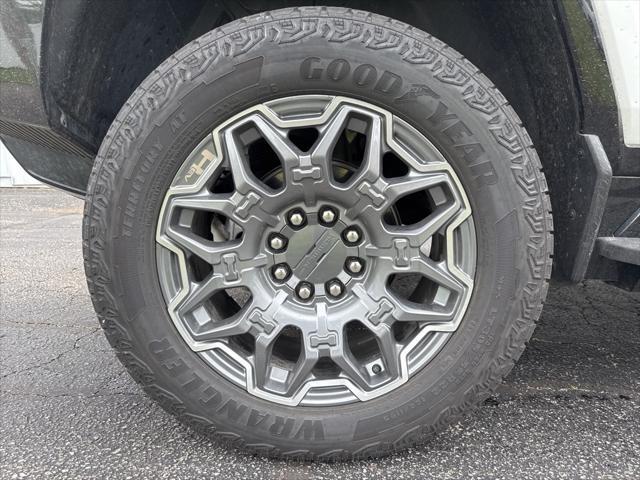 used 2025 GMC HUMMER EV SUV car, priced at $85,000
