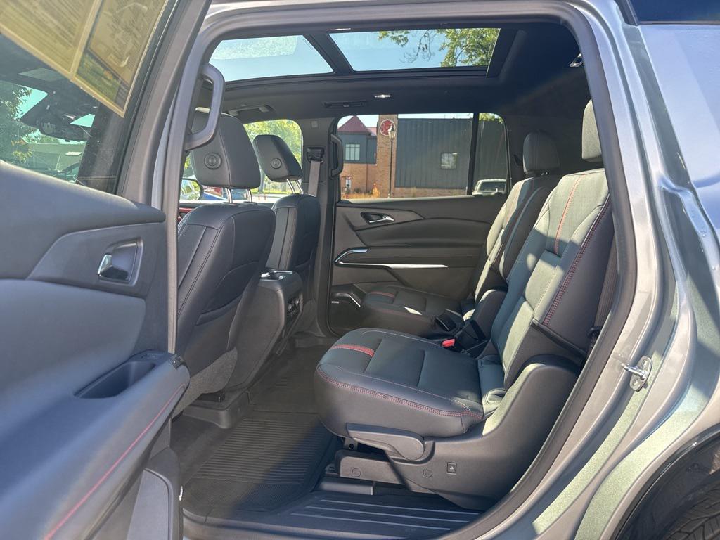 used 2024 Chevrolet Traverse car, priced at $51,999