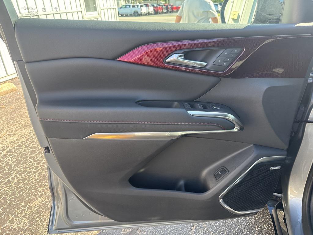 used 2024 Chevrolet Traverse car, priced at $51,999