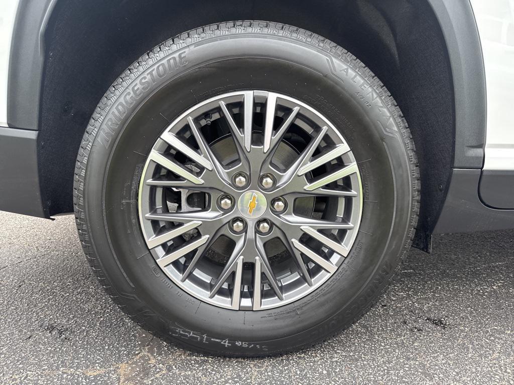 new 2025 Chevrolet Traverse car, priced at $41,437