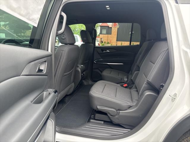 new 2025 Chevrolet Traverse car, priced at $41,437