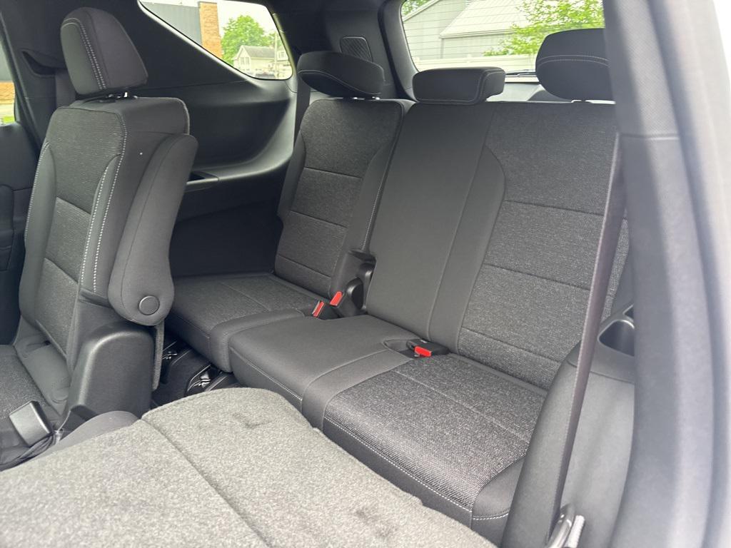 new 2025 Chevrolet Traverse car, priced at $41,437
