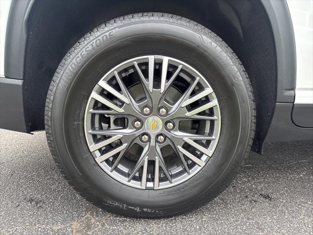 new 2025 Chevrolet Traverse car, priced at $41,437