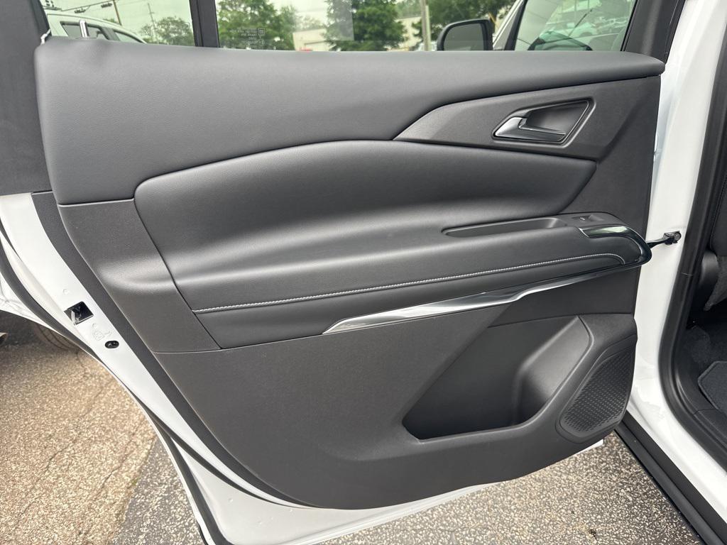 new 2025 Chevrolet Traverse car, priced at $41,999