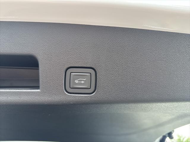 new 2025 Chevrolet Traverse car, priced at $42,195