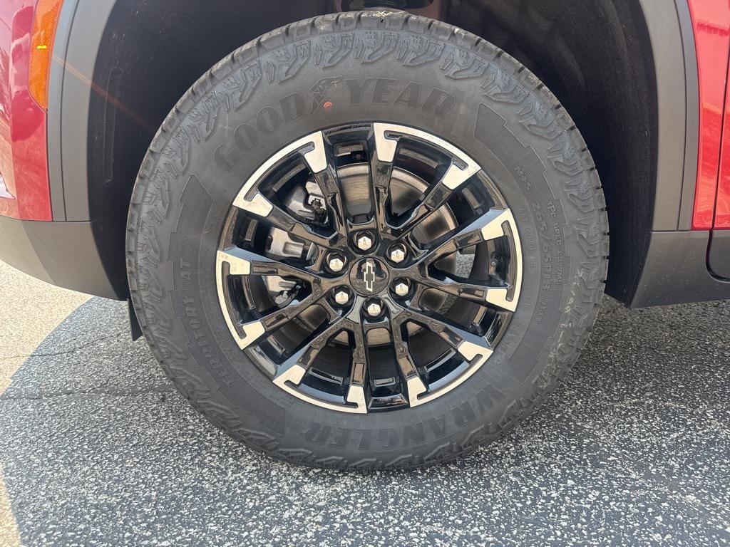 new 2025 Chevrolet Traverse car, priced at $50,830