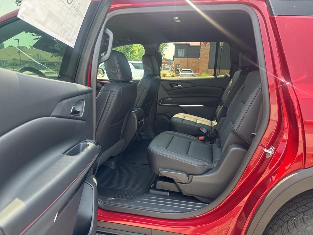 new 2025 Chevrolet Traverse car, priced at $50,830