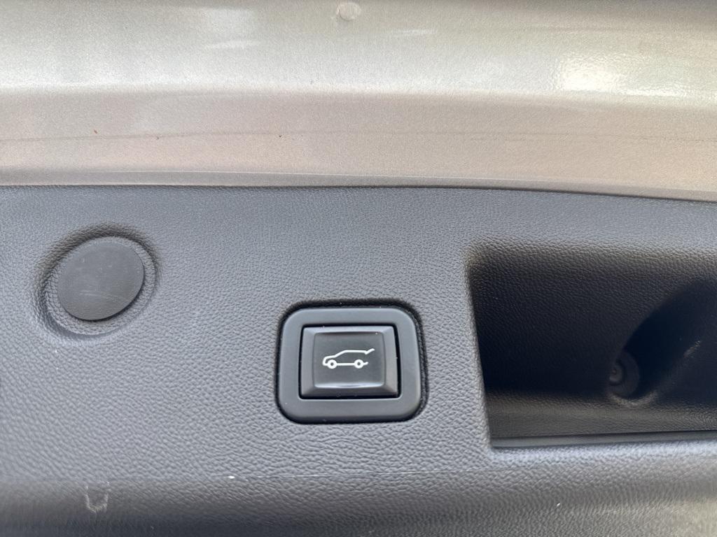 used 2022 Chevrolet Equinox car, priced at $19,996