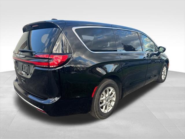 used 2024 Chrysler Pacifica car, priced at $32,998