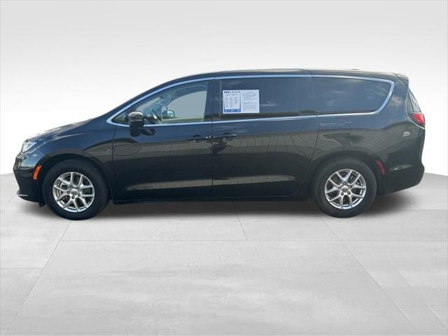 used 2024 Chrysler Pacifica car, priced at $32,998