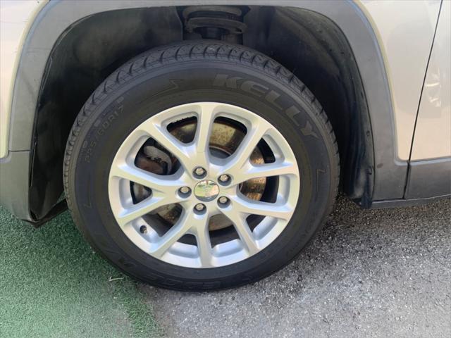 used 2016 Jeep Cherokee car, priced at $8,895