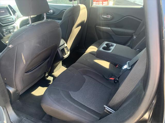 used 2020 Jeep Cherokee car, priced at $10,404