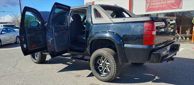used 2009 Chevrolet Avalanche car, priced at $11,990