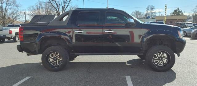 used 2009 Chevrolet Avalanche car, priced at $11,990