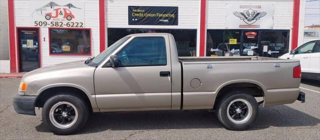 used 2000 Isuzu Hombre car, priced at $3,490