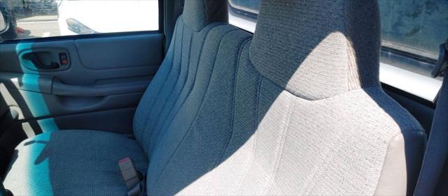 used 2000 Isuzu Hombre car, priced at $3,490