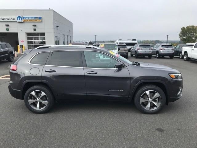 used 2021 Jeep Cherokee car, priced at $25,899