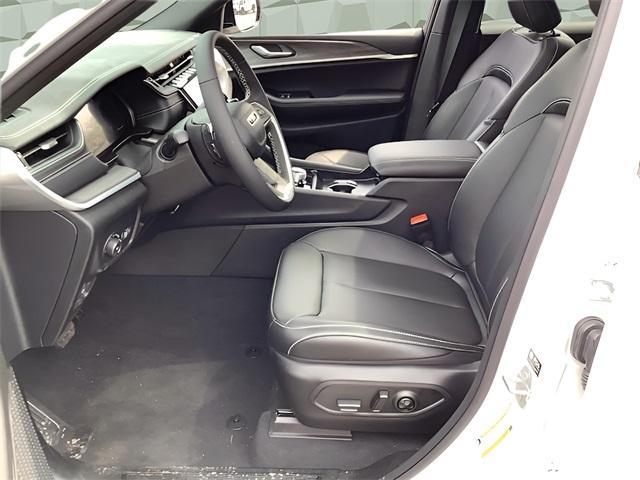 new 2025 Jeep Grand Cherokee car, priced at $48,515
