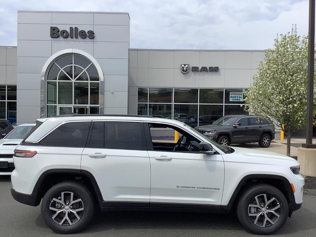 new 2025 Jeep Grand Cherokee car, priced at $47,770