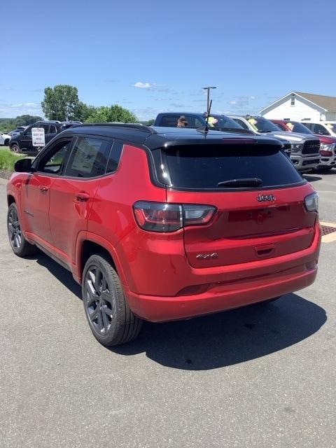 new 2024 Jeep Compass car, priced at $39,995