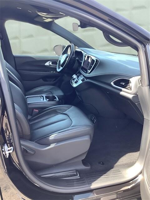 used 2021 Chrysler Pacifica car, priced at $35,488