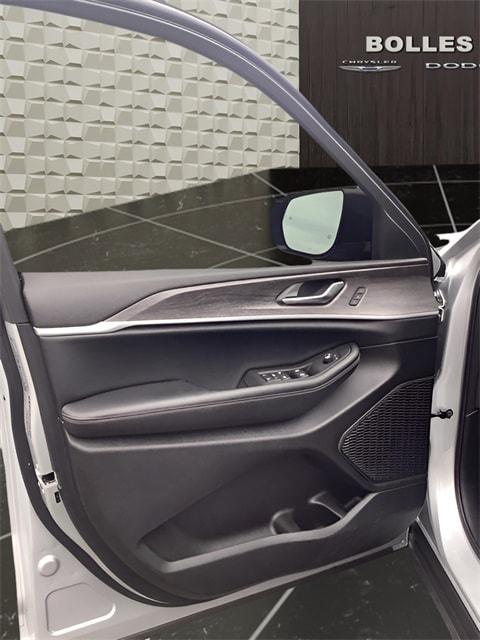 used 2025 Jeep Grand Cherokee L car, priced at $44,785