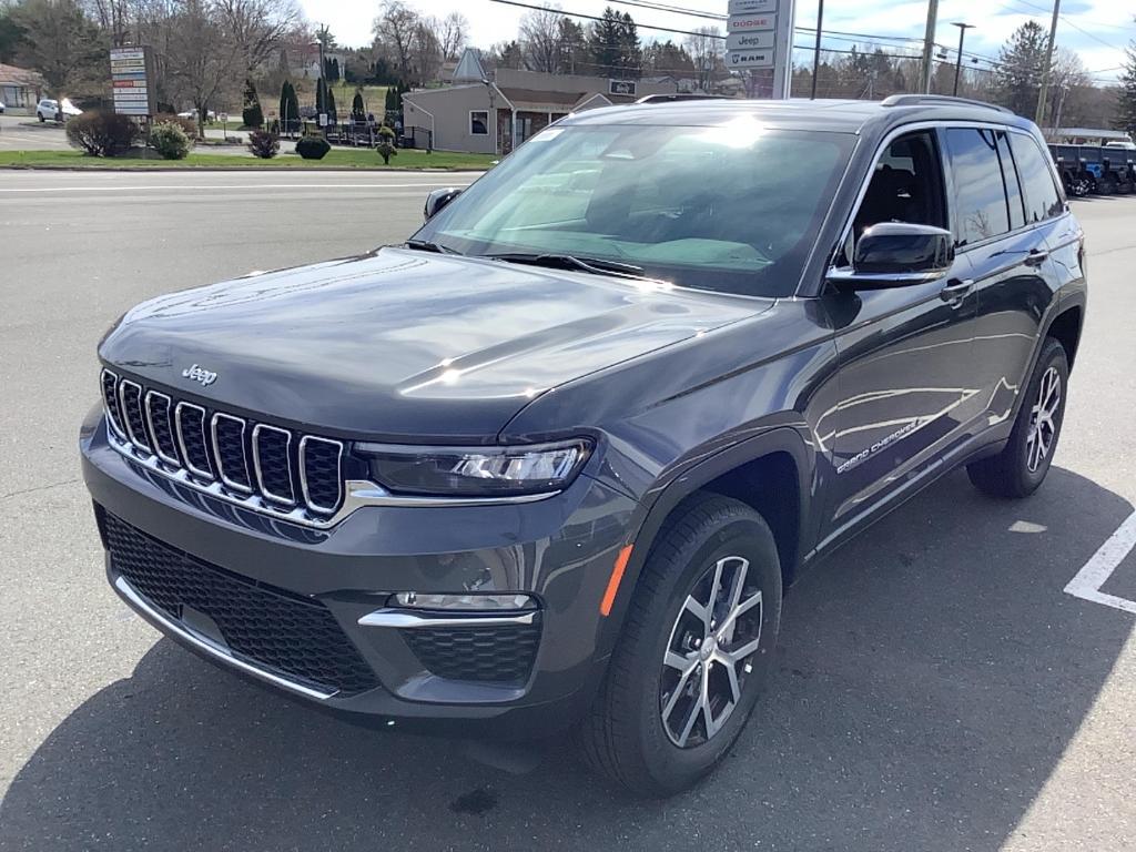 new 2025 Jeep Grand Cherokee car, priced at $45,807