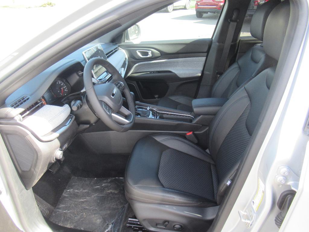 new 2024 Jeep Compass car, priced at $33,995